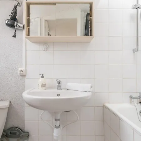 Hébergement de vacances Charmante Petite Maison à 50m De La