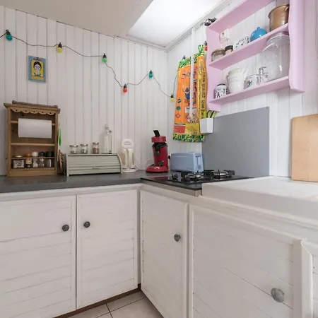 Hébergement de vacances Charmante Petite Maison à 50m De La *